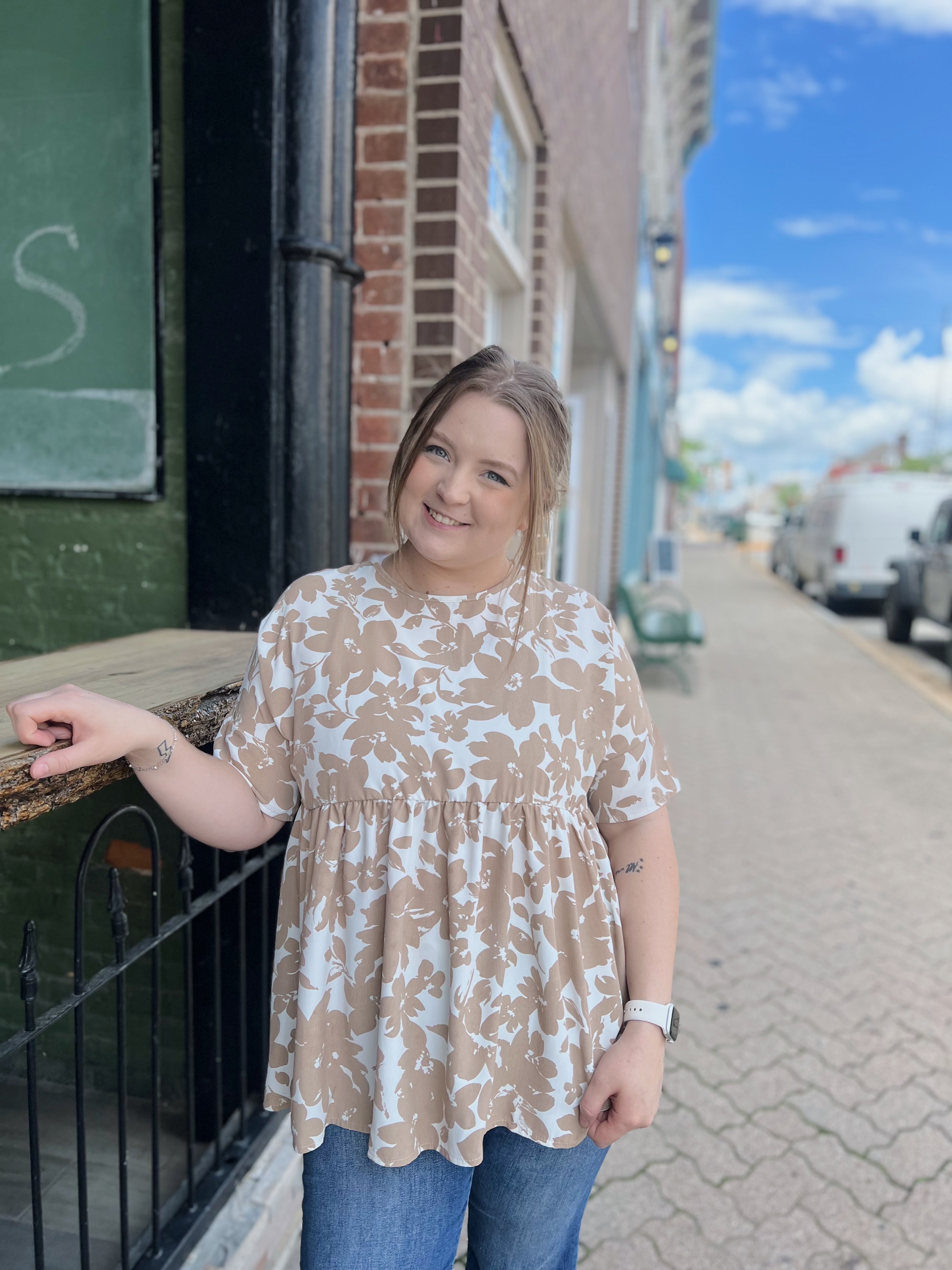 Taupe Floral Peplum Top – Red Door Gifts & Boutique