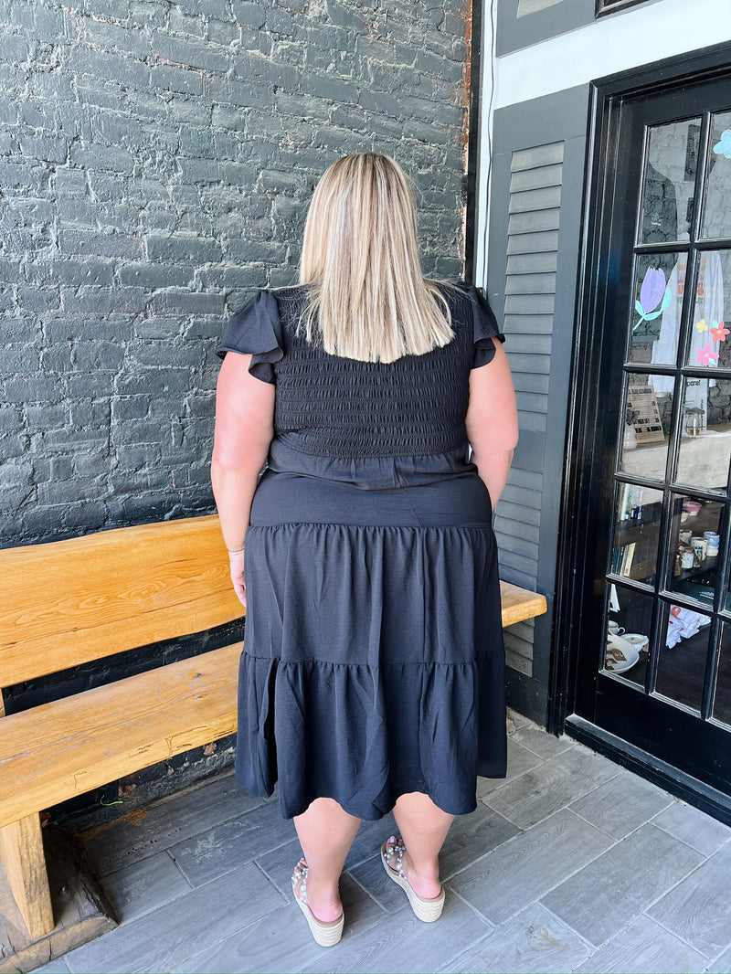 Curvy Tiered V-Neck Cap Sleeve Midi Dress