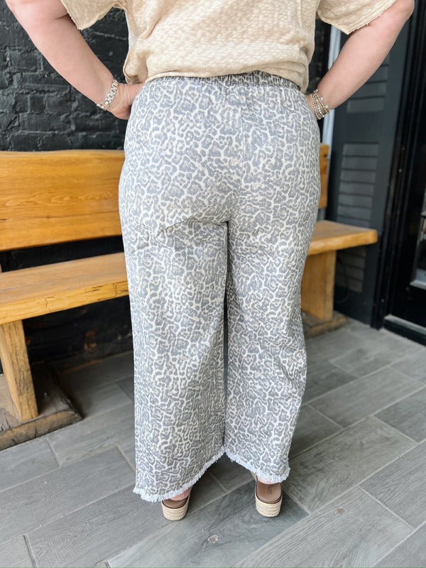Curvy Leopard Cropped Wide Leg Pants