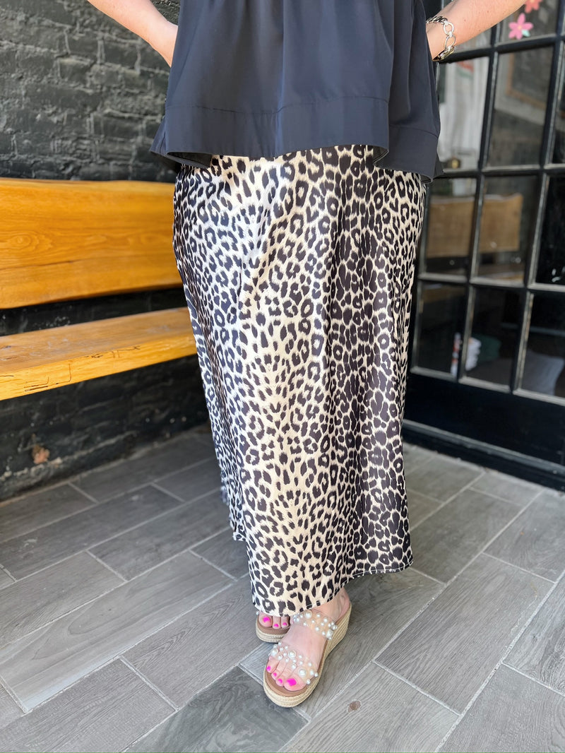 Curvy Leopard Print Silky Long Skirt with Zipper