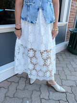 White Elastic Waist Scalloped Lace Skirt