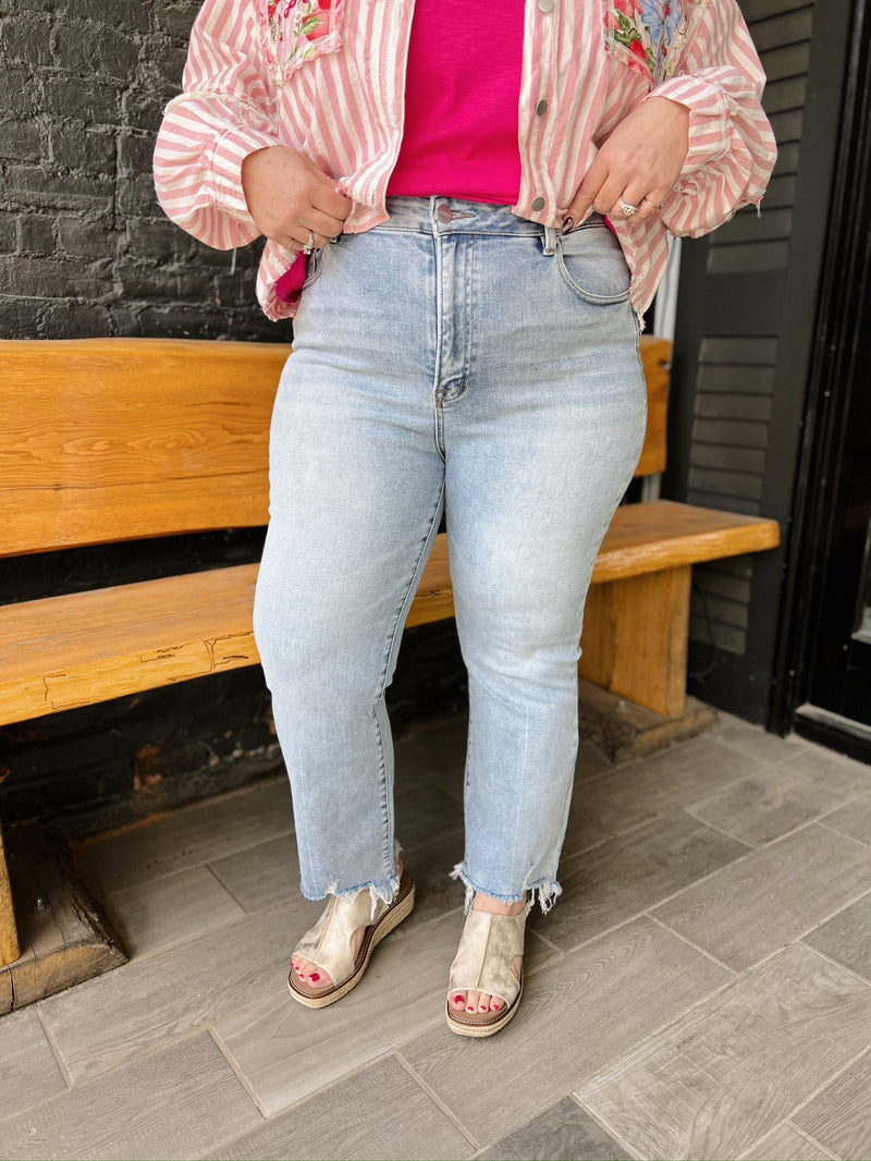 Curvy Fiona's High Rise Cropped Flare Jeans with Frayed Hem
