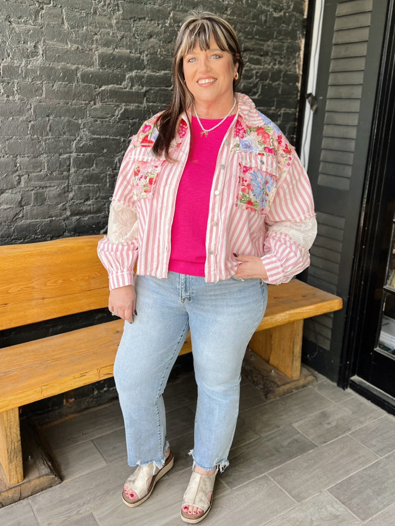 Curvy Fiona's High Rise Cropped Flare Jeans with Frayed Hem