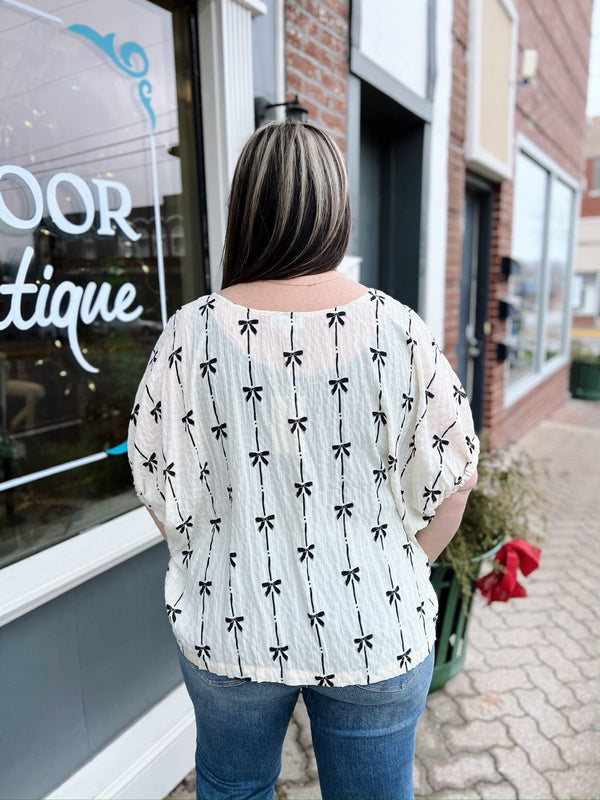 Curvy Bow Printed Short Sleeve Top