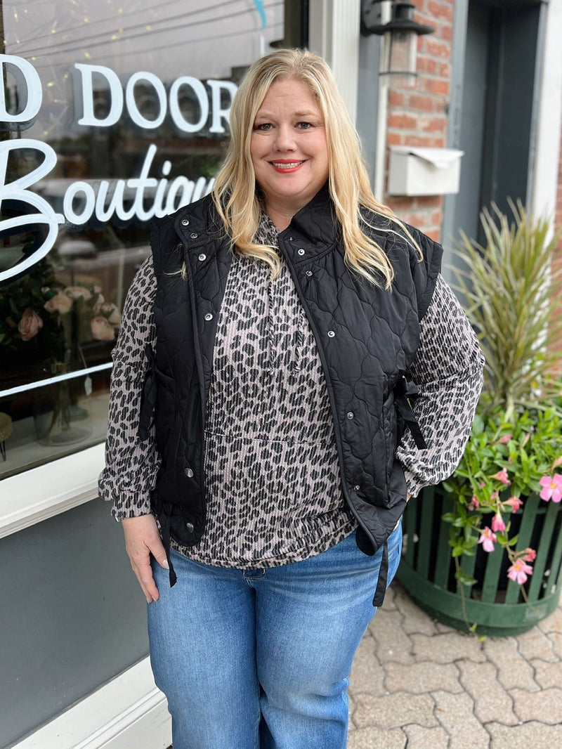 Curvy Snap Front Bow Detail Vest