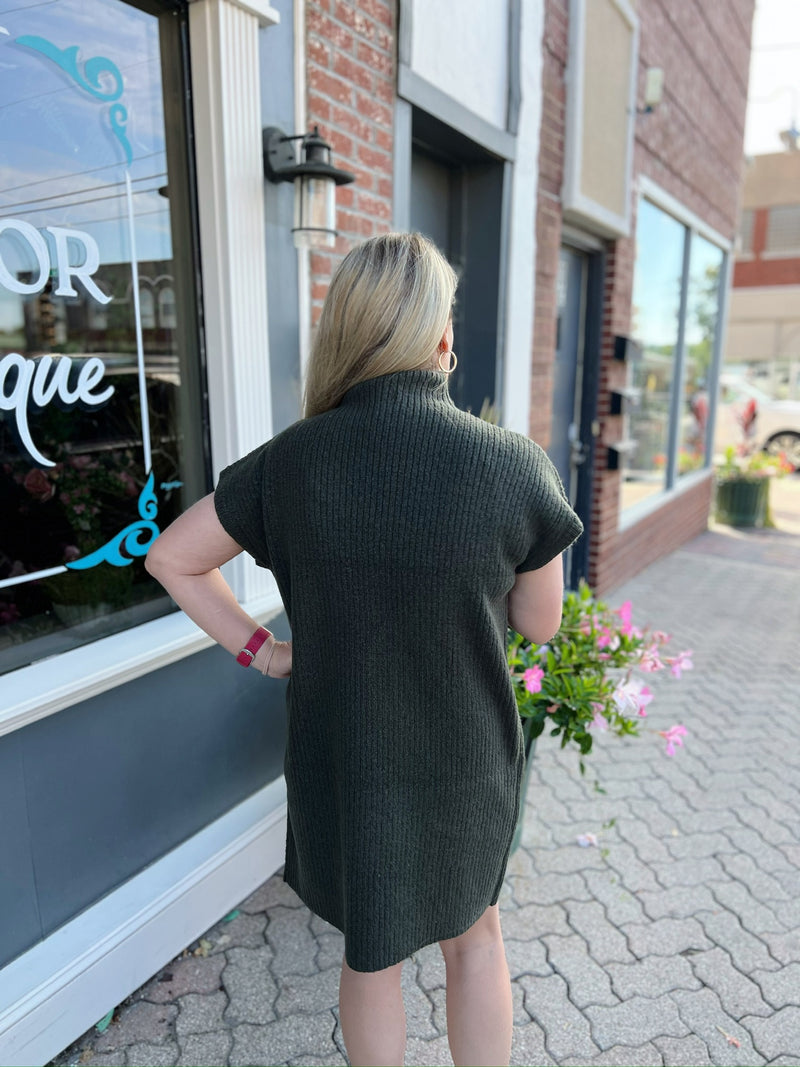 Mock Neck Short Sleeve Sweater Dress With Pockets