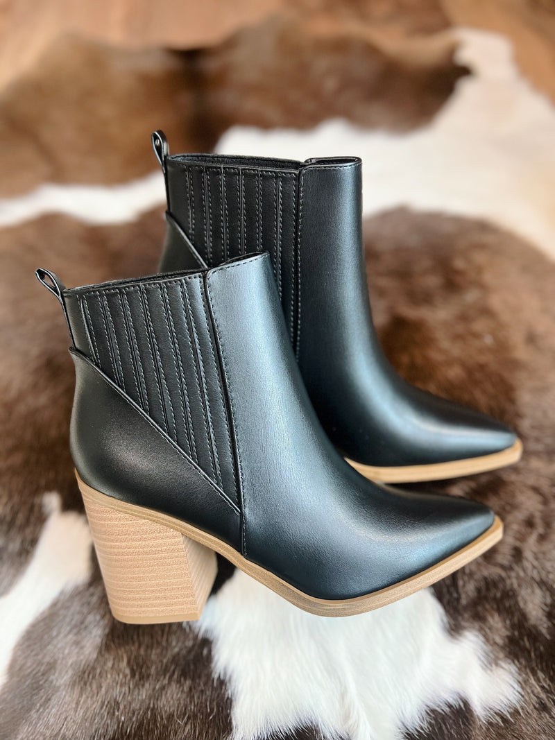Fulton's Boots Black