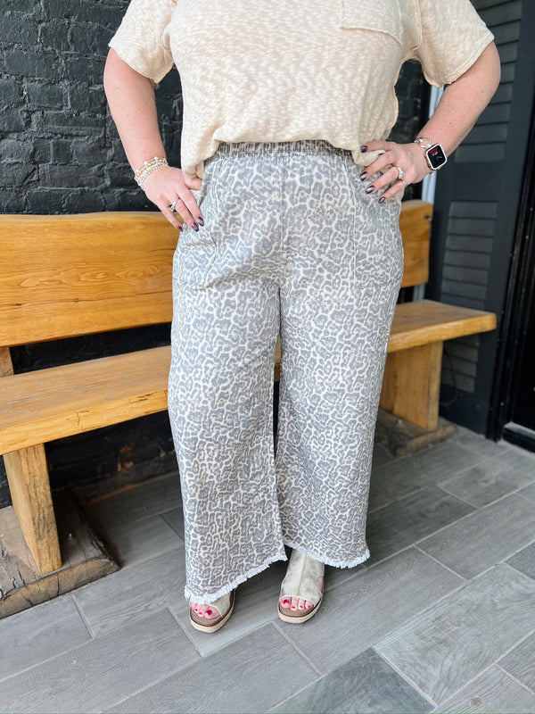 Curvy Leopard Cropped Wide Leg Pants
