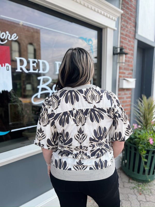 Curvy Cream and Charcoal Bubble Sleeve Printed Top