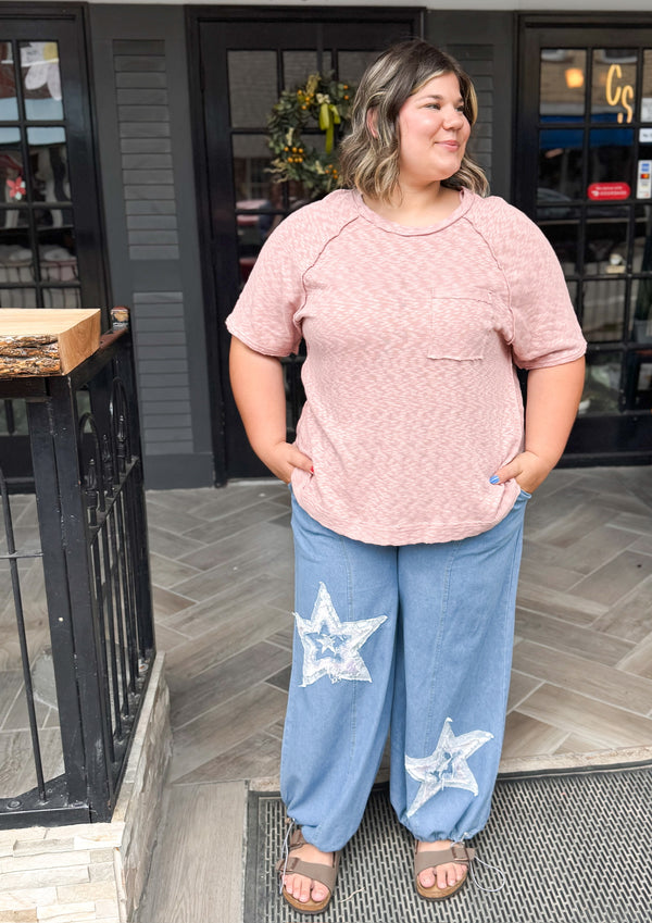 Curvy Lightweight Top with Outseam & Pocket
