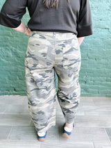 Curvy Camouflage Barrel Pants