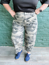 Curvy Camouflage Barrel Pants