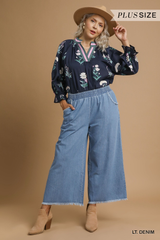 Curvy Light Denim Frayed Wide Leg Pant