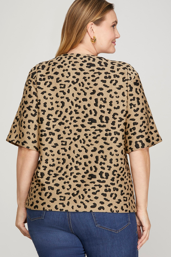 Curvy Half Sleeve Textured Knit Leopard Print Top