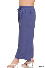 Curvy Woven Crepe Cropped Pants