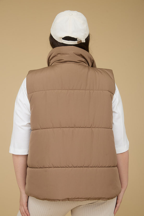 Curvy  Solid Zip Up Puffer Vest