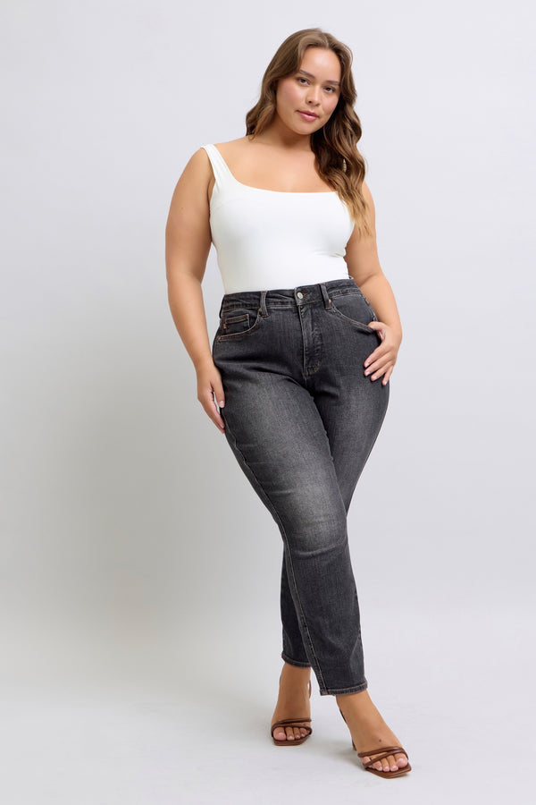 Curvy Arden's Black Mid-Rise Slim Jeans