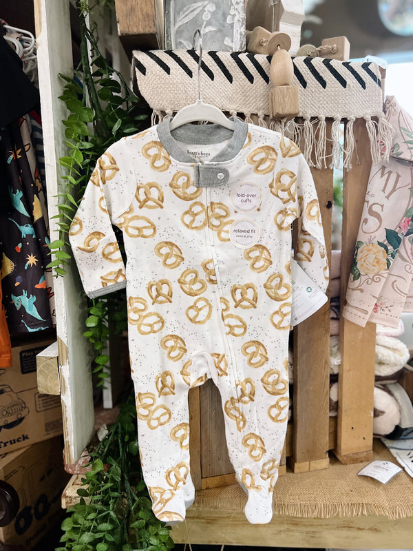 Kids Pretzel Graphic Sleeper