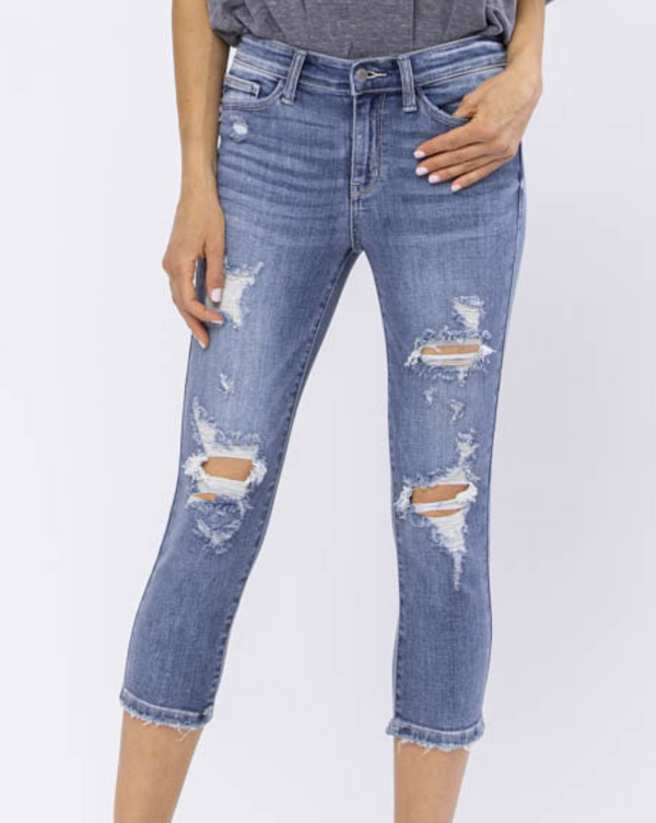 Curvy Izzy Mid Rise Destroyed Capri's