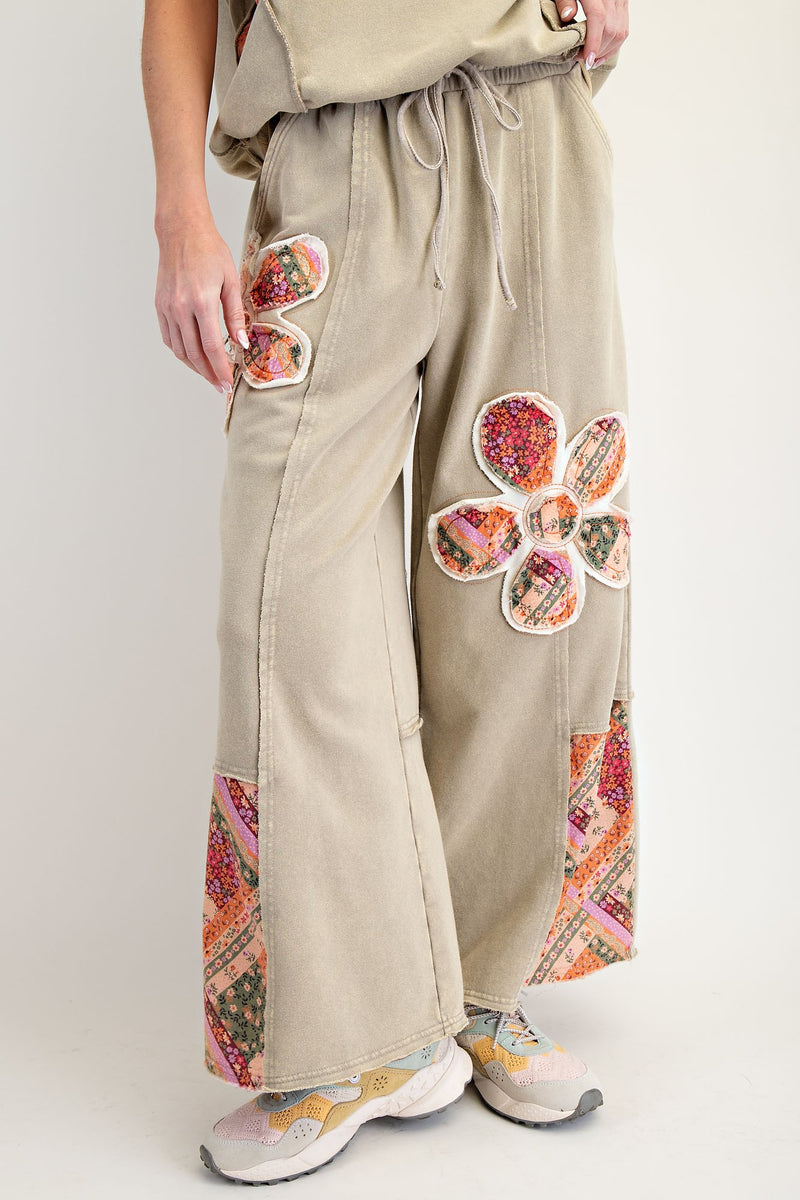 Olive Flower Patch Detail Raw Seam Knit Pant