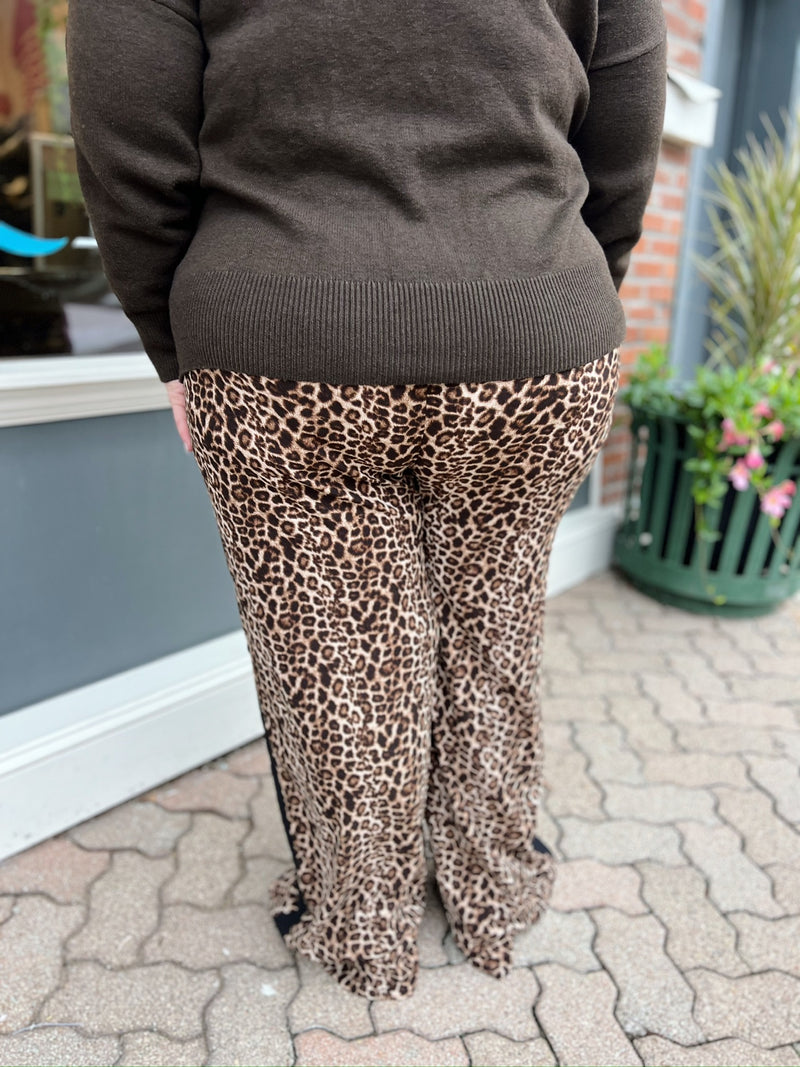 Curvy Leopard Wide Leg Pant With Stripe