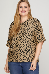 Curvy Half Sleeve Textured Knit Leopard Print Top