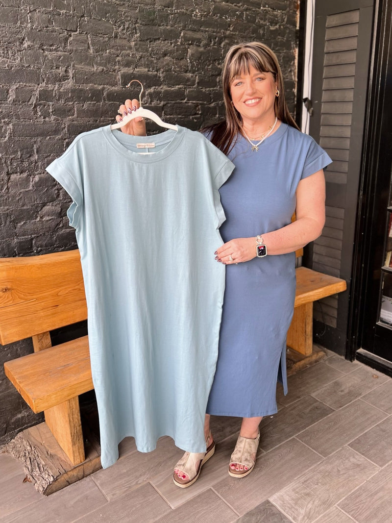 Curvy Round Neck Short Sleeve Midi Dress with Side Slits