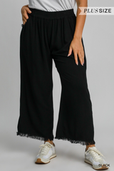 Curvy Cropped Linen Pants