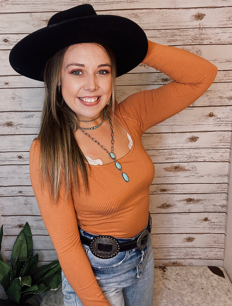 Cinnamon square neck bodysiut