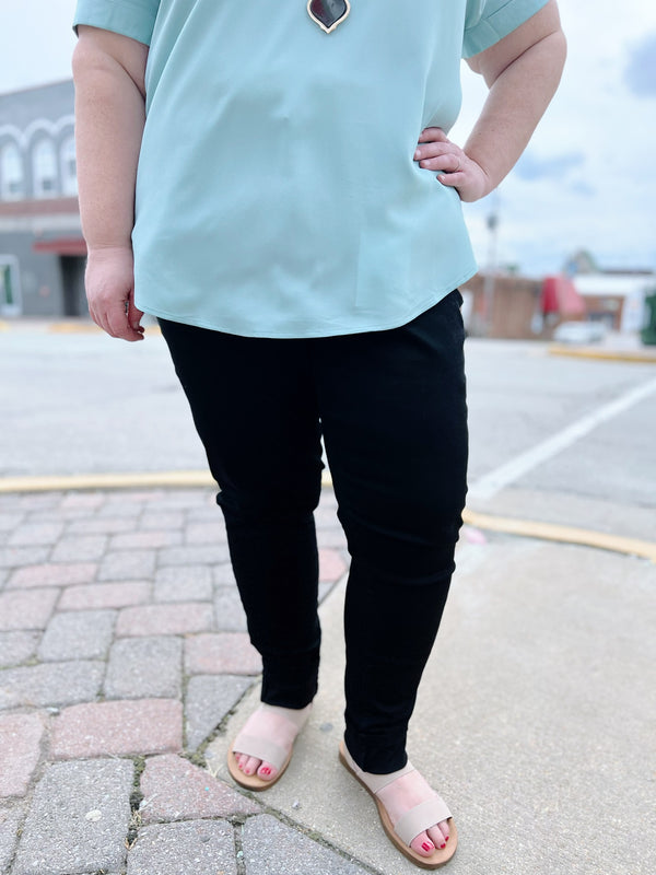 Curvy Crue's Black Skinny Jeans