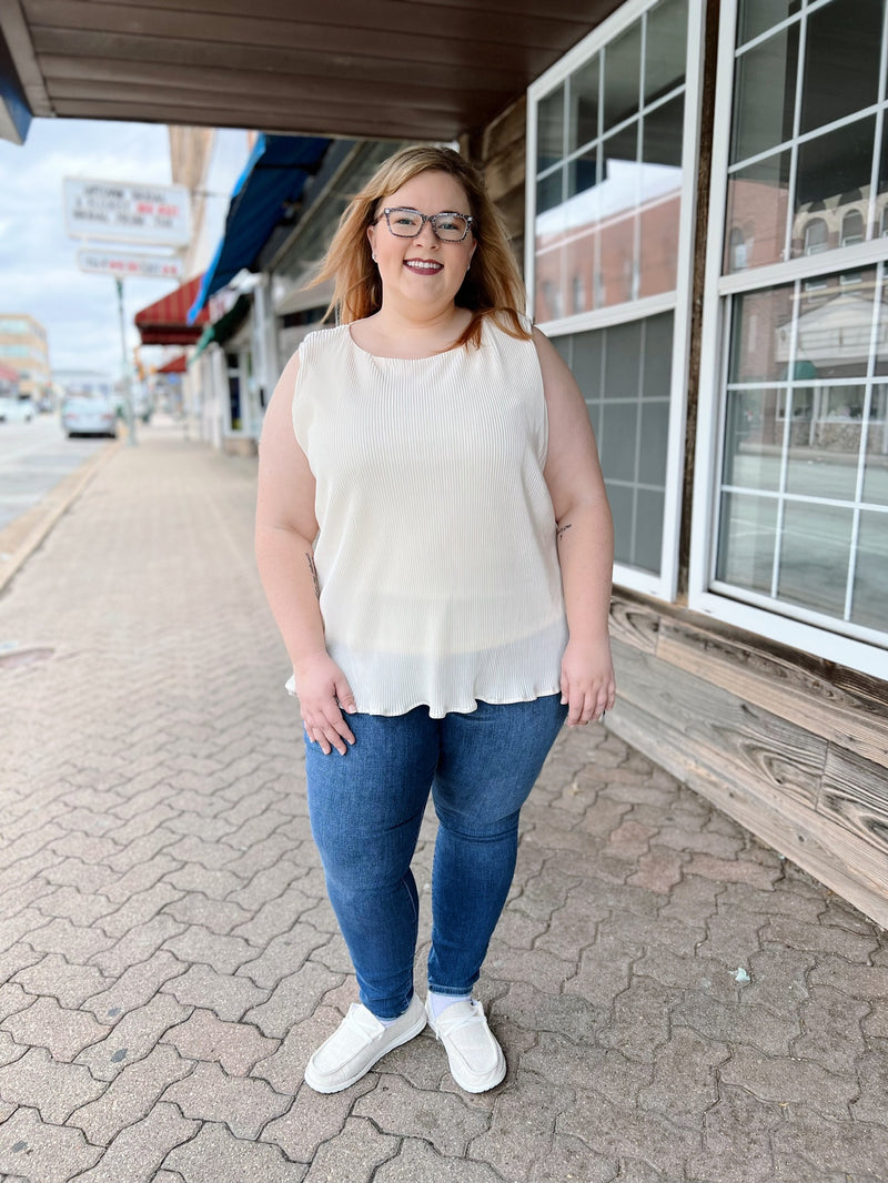 Curvy Pleated Sleeveless Top