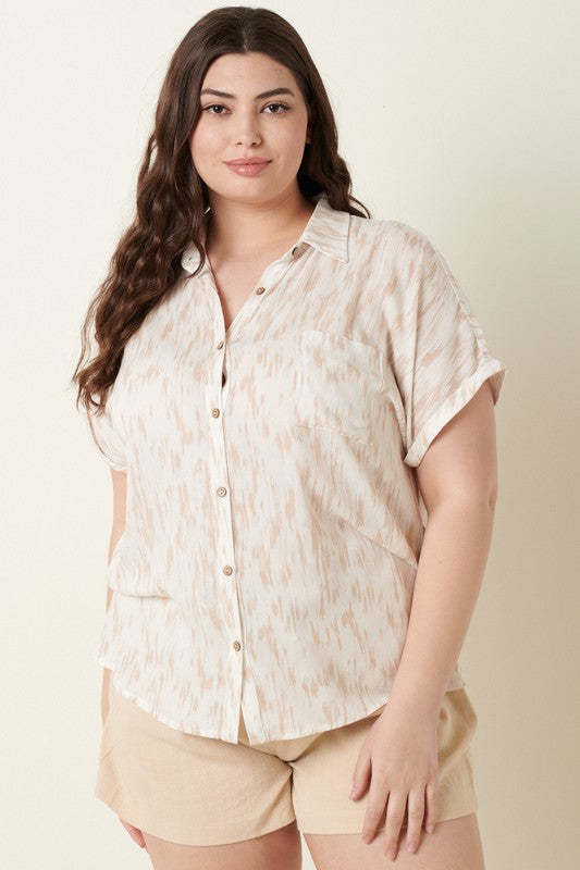 Curvy Ivory/Tan Button Up Top