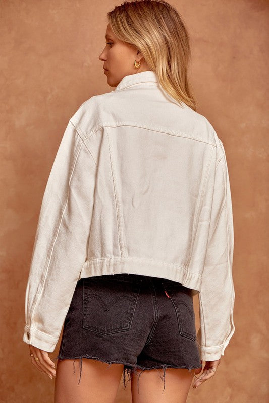 Curvy white denim jacket with pearls