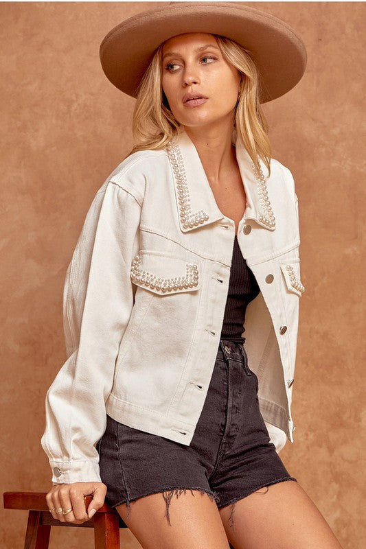 Curvy white denim jacket with pearls
